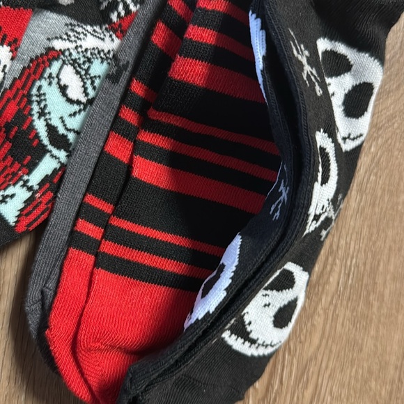 Nightmare Before Christmas set of 2 no show holiday socks| 6 pairs total| 4-10 - Picture 7 of 7